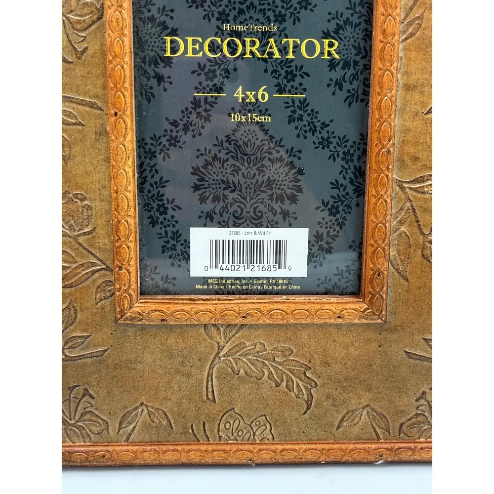 Home Trends Decorator Embossed Floral Photo Frame 4x6‎ Brown Faux Wood Stand